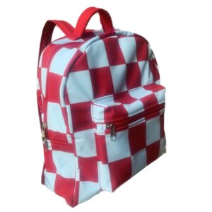 Mochila de diseño Circo marca Mirador Art Studio en tela impermeable con diseño de cuadros celestes y rojo - Vista lateral
