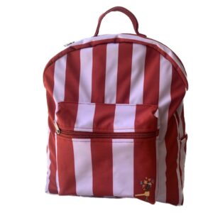 Mochila de diseño Circo marca Mirador Art Studio en tela impermeable con diseño de rayas rosadas y rojo - Vista lateral